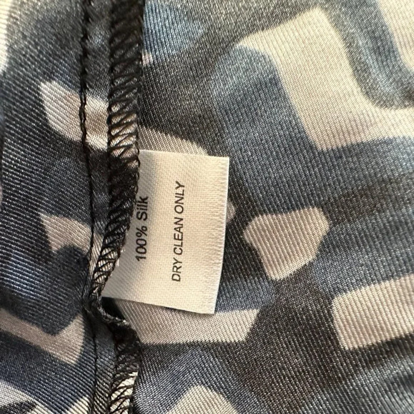 LaRoque Original Silk Patterned Blouse - Picture 5 of 5